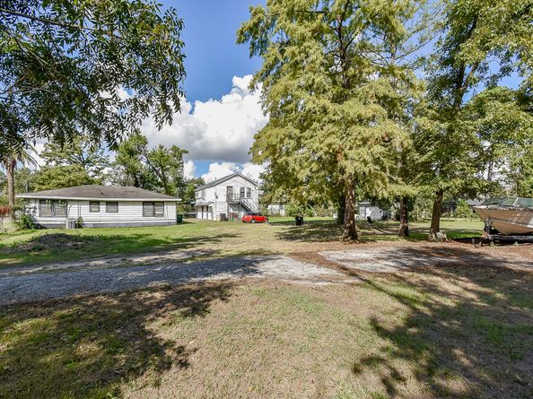 2413 E Crosstimbers Street, Houston TX 77093