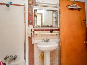 2413 E Crosstimbers Street, Houston TX 77093