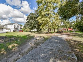 2413 E Crosstimbers Street, Houston TX 77093