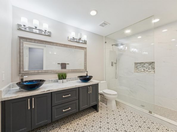 10206 Burgoyne Road, Houston TX 77042