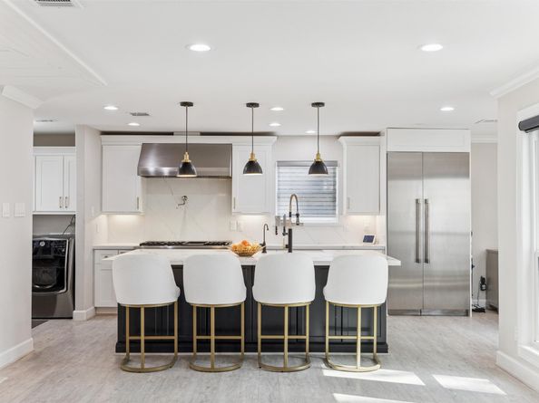 10206 Burgoyne Road, Houston TX 77042