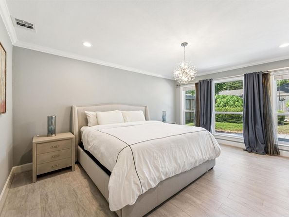 10206 Burgoyne Road, Houston TX 77042