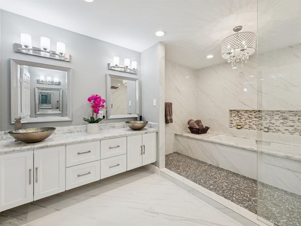 10206 Burgoyne Road, Houston TX 77042