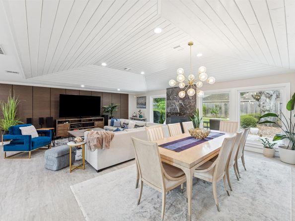10206 Burgoyne Road, Houston TX 77042