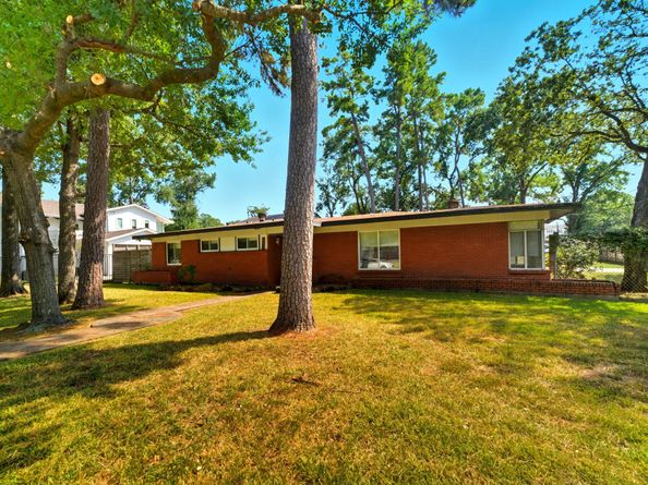 3921 Brookwoods Drive, Houston TX 77092
