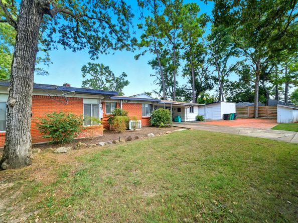 3921 Brookwoods Drive, Houston TX 77092