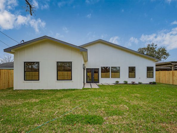 10134 Oboe Drive, Houston TX 77025