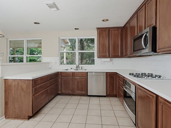48 W New Avery Place, The Woodlands TX 77382