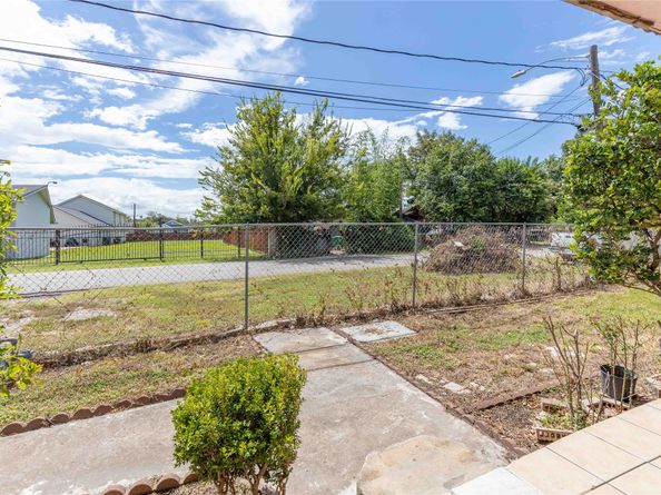 7225 Gonzales Street, Houston TX 77020