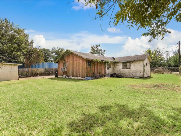 7225 Gonzales Street, Houston TX 77020