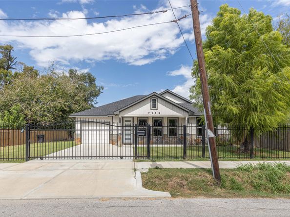 7225 Gonzales Street, Houston TX 77020