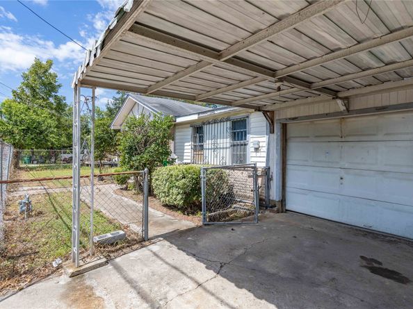 7225 Gonzales Street, Houston TX 77020