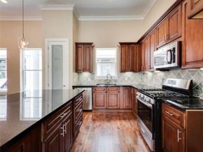 2206 Holman Street, Houston TX 77004