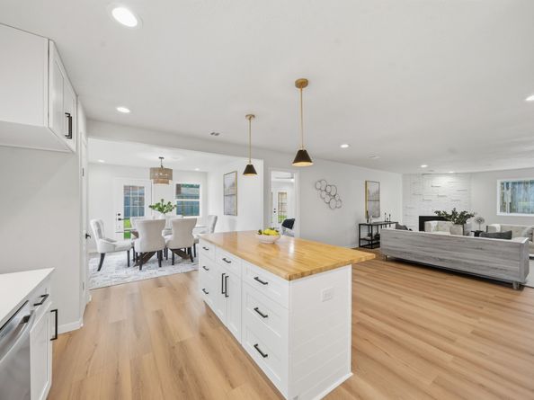 4207 Marlborough Drive, Houston TX 77092