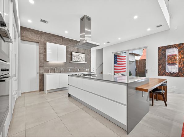 211 Stratford Street, Houston TX 77006