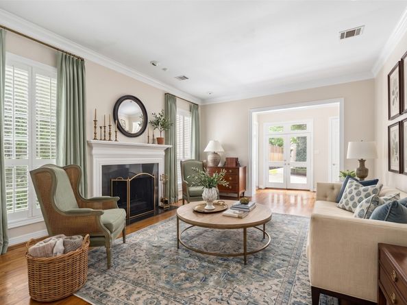 1721 Nantucket Drive 2, Houston TX 77057