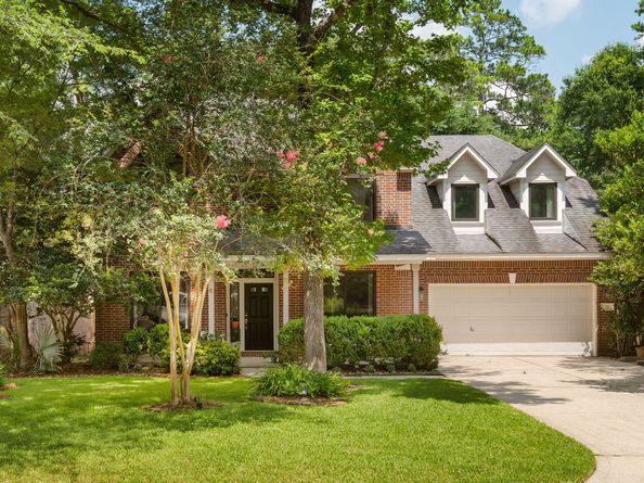 15 S Piney Plains Circle, The Woodlands TX 77382