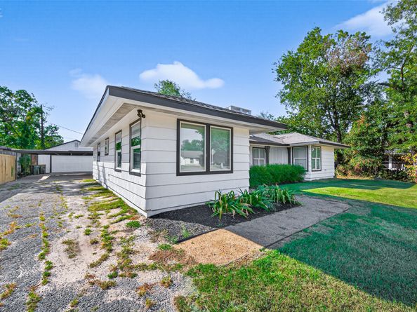 1609 N Pacific Street, Conroe TX 77301