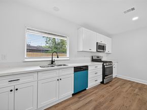 1609 N Pacific Street, Conroe TX 77301