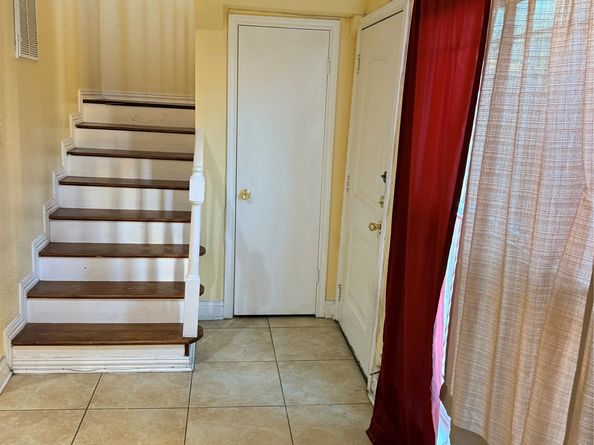 7047 Bissonnet Street 32, Houston TX 77074