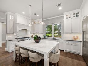 22 Laurenhurst Court, Houston TX 77043