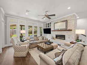 22 Laurenhurst Court, Houston TX 77043