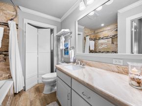 22 Laurenhurst Court, Houston TX 77043