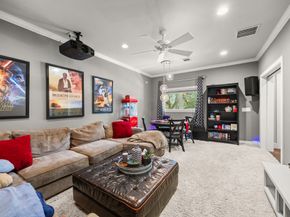 22 Laurenhurst Court, Houston TX 77043