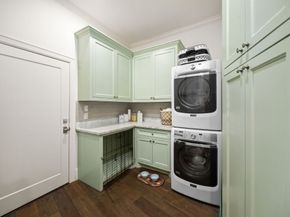 22 Laurenhurst Court, Houston TX 77043