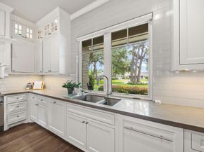 22 Laurenhurst Court, Houston TX 77043