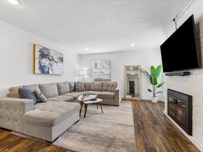 1908 Augusta Drive 3, Houston TX 77057