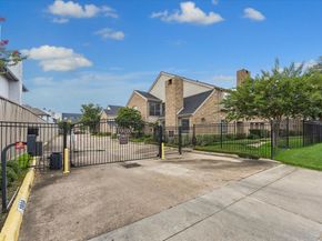 1908 Augusta Drive 3, Houston TX 77057