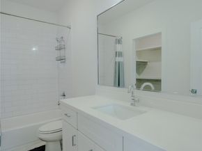 8810 Carousel Lane A, Houston TX 77080