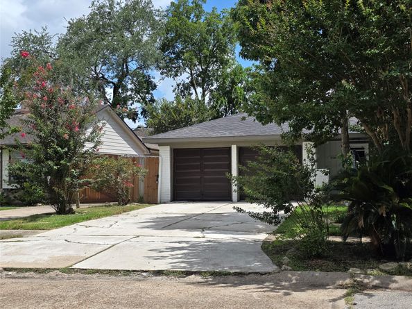 12123 Sea Shore Drive, Houston TX 77072