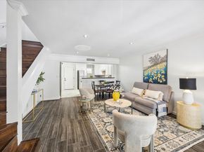 7826 Woodway Drive 7826, Houston TX 77063