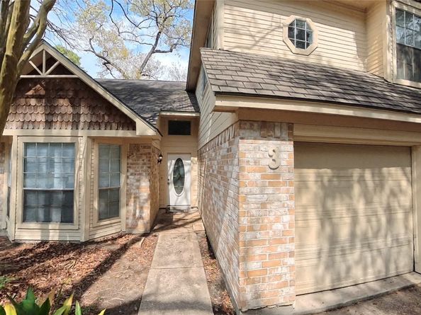 3 Rain Walk Court, The Woodlands TX 77380