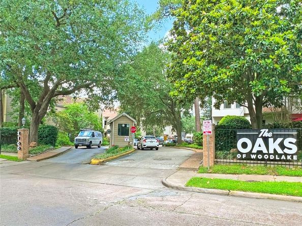 2100 Tanglewilde Street 740, Houston TX 77063