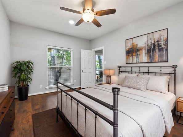 2100 Tanglewilde Street 740, Houston TX 77063