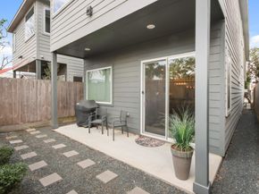 2405 Freeman Street, Houston TX 77009