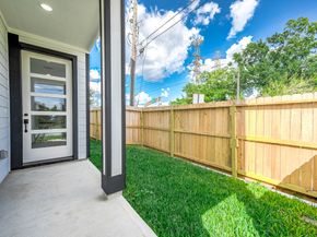 1515 Euel Street, Houston TX 77009