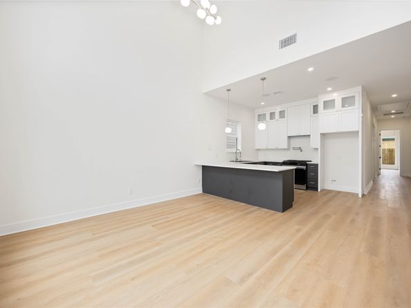 422 E 41 Street, Houston TX 77022