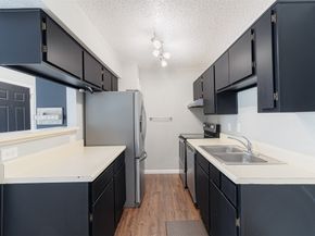 2750 Holly Hall Street 1216, Houston TX 77054