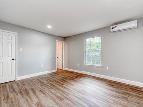 6715 Victoria Street, Houston TX 77020