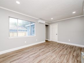 6715 Victoria Street, Houston TX 77020