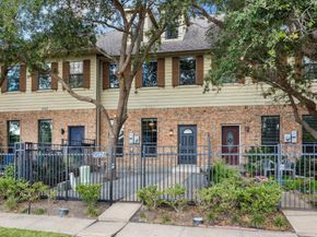 9026 Lakes At 610 Drive, Houston TX 77054