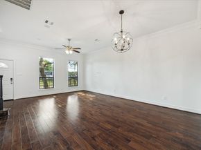 9026 Lakes At 610 Drive, Houston TX 77054