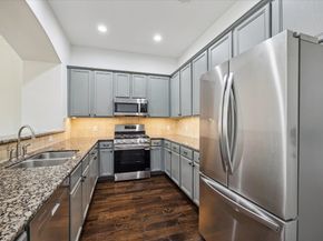 9026 Lakes At 610 Drive, Houston TX 77054