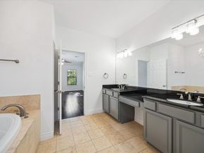 9026 Lakes At 610 Drive, Houston TX 77054