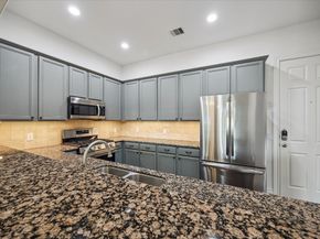 9026 Lakes At 610 Drive, Houston TX 77054