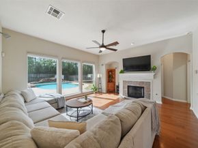 122 W Russet Grove Circle, The Woodlands TX 77384